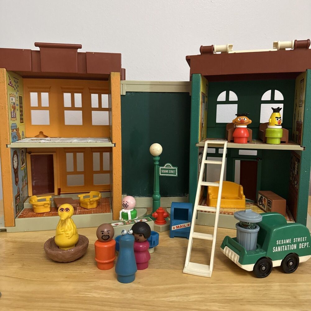 1974 Fisher Price Sesame Street #938 Little People Play Family Set Ladder Lot